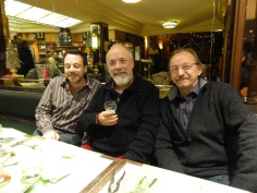 De gauche à droite, Michel Bussi, Max Obione et Didier Daenninckx, pendant le tournage en décembre 2013